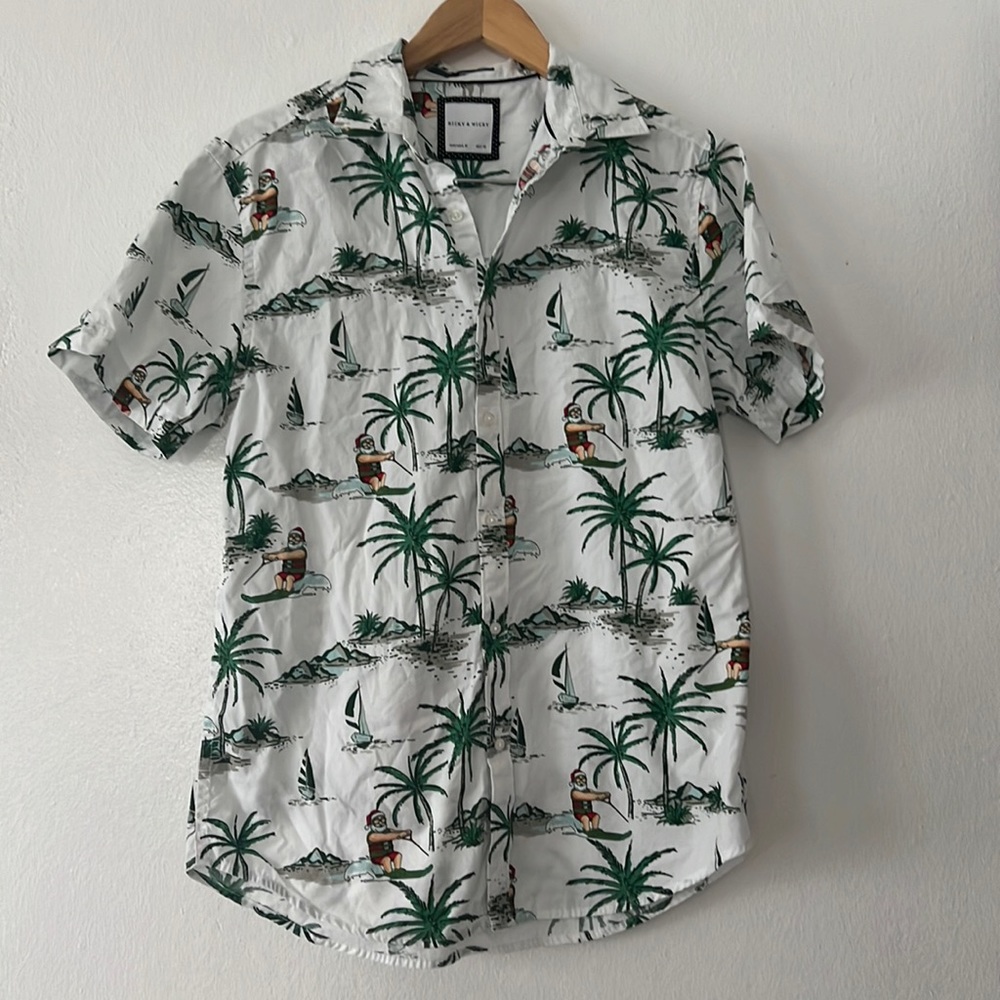Santa Clause Button Up Size Medium Surf Tropical